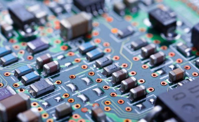 LINEAR電源穩壓升壓電荷泵